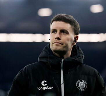 Fabian Hürzeler vom FC St. Pauli beim FC Schalke 04.