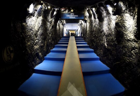 Spielertunnel in der Veltins-Arena in Gelsenkirchen.