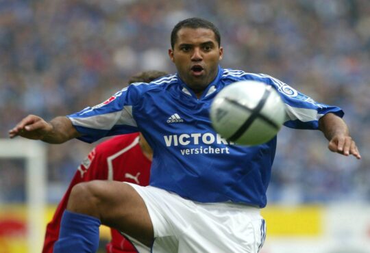 Ailton im Trikot des FC Schalke 04.