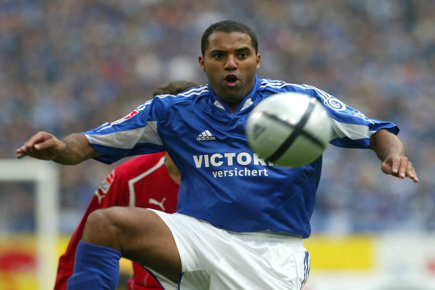Ailton im Trikot des FC Schalke 04.