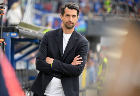 Paderborn, Home Deluxe Arena, 10.05.24, GER, Herren, 2.Bundesliga, Saison 2023-2024, SC Paderborn 07 - Hamburger SV Bild: Sportvorstand Jonas BOLDT Hamburg Only for editorial use DFL regulations prohibit any use of photographs as image sequences and/or quasi-video. NRW Deutschland *** Paderborn, Home Deluxe Arena, 10 05 24, GER, Herren, 2 Bundesliga, Saison 2023 2024, SC Paderborn 07 Hamburger SV Bild Sportvorstand Jonas BOLDT Hamburg Only for editorial use DFL regulations prohibit any use of photographs as image sequences and or quasi video NRW Germany