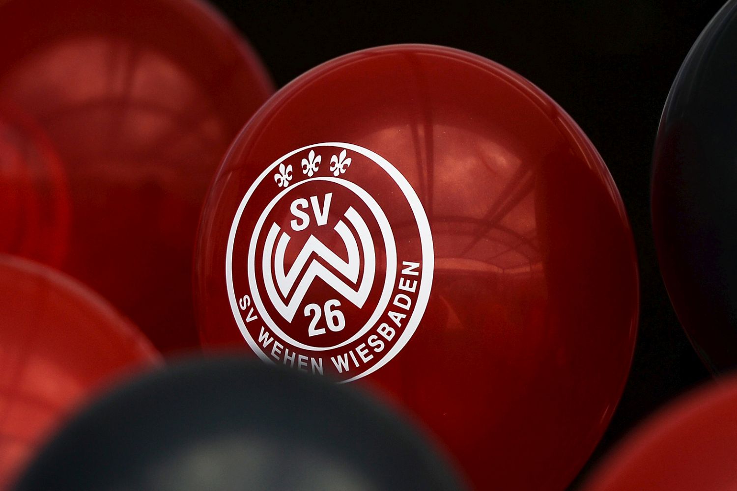 Wappen oder Logo des SV Wehen Wiesbaden