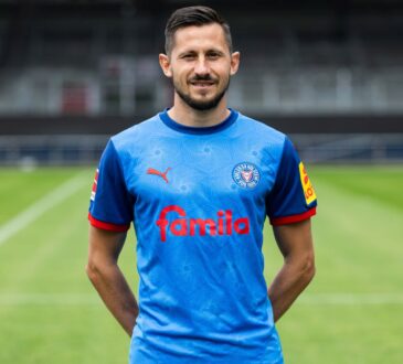 Steven Skrzybski im Trikot von Holstein Kiel