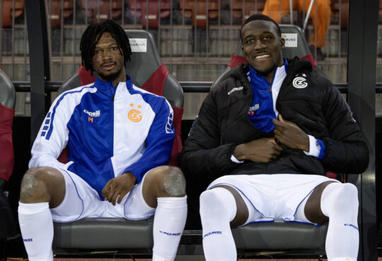 Imaourane Hassane, re. Brayn Lasme, GC, Grasshopper Club Z¸rich - BSC Young Boys, Super League, Fussball, 25.01.2025 *** Imaourane Hassane, re Brayn Lasme, GC, Grasshopper Club Z¸rich BSC Young Boys, Super League, Football, 25 01 2025 PUBLICATIONxNOTxINxSUI