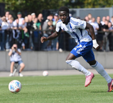 Christian Gomis FC Schalke 04 05.09.2025, Fussball, Testspiel, Borussia Mˆnchengladbach - FC Schalke 04 2:0 Moenchengladbach Fohlenstadion Nordrhein Westfalen Deutschland *** Christian Gomis FC Schalke 04 05 09 2025, Football, Test match, Borussia Mˆnchengladbach FC Schalke 04 2 0 Moenchengladbach Fohlenstadion Nordrhein Westfalen Germany Team2