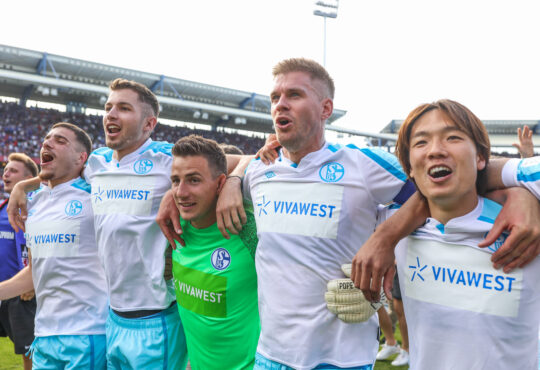 Blendi Idrizi, Marvin Pieringer, Martin Fraisl, Simon Terodde und Ko Itakura