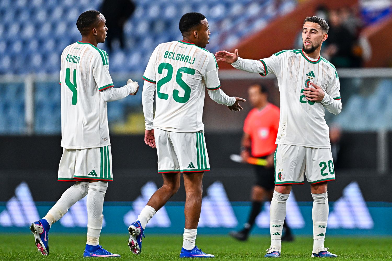Adil Aouchiche Nationalmannschaft Algerien